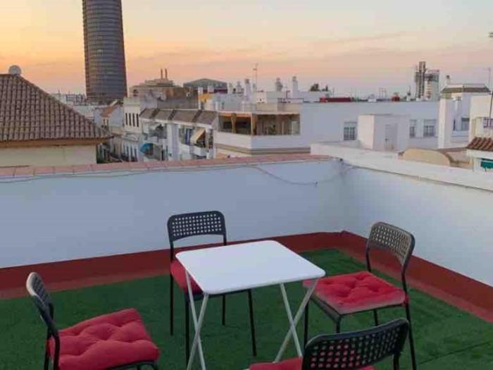 Esencia Triana Appartement Sevilla Buitenkant foto